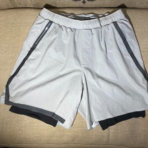 LULULEMON Mens Medium Surge Short 6" Lined White/Grey w/charcoal liner